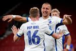 Den evigt farlige angriber Kamil Wilczek takker Pep Biel for oplægget efter at have bragt FCK foran med 1-0 mod Piast Gliwice i Europa League-kvalifikationen. Foto: Jens Dresling/POLFOTO