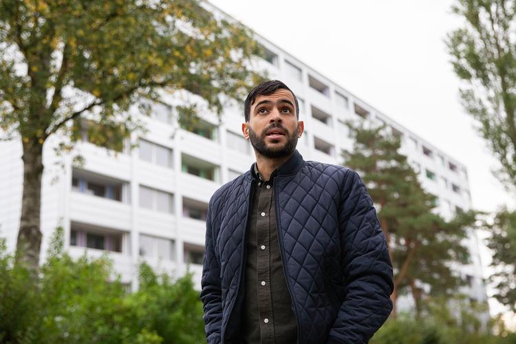 Almen modstand. Den 27-årige civilingeniør Riad Salamoun og hans familie afviser sammen med en række andre familier at acceptere ghetto-lovens bestemmelser om etnisk baggrund.
 Foto: Finn Frandsen/POLFOTO
