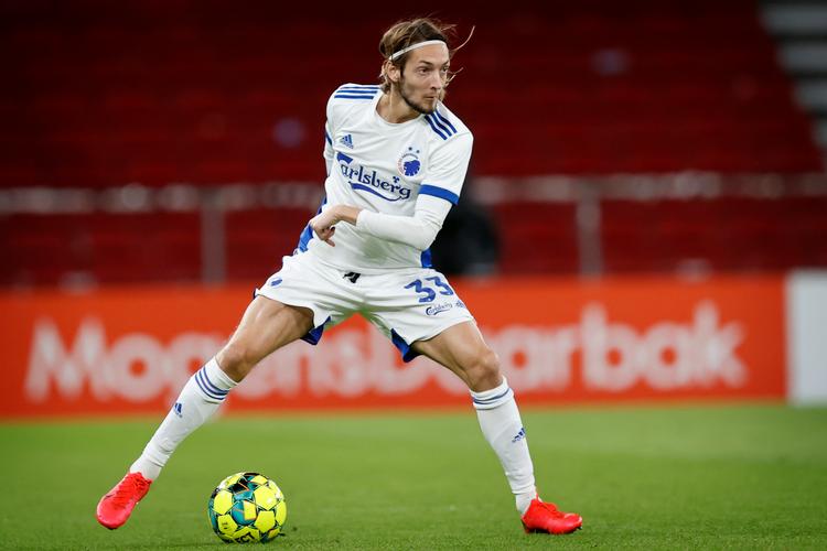 Rasmus Falk bliver fremhævet som en af de eneste kreative krafter på et tamt FCK-hold.  Foto: Jens Dresling/POLFOTO