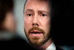 Venstres sygemeldte formand, Jakob Ellemann-Jensen, siger, at det nu er op til de politiske ledere at tage sexisme og seksuelle krænkelser alvorligt. Udmeldingen kommer efter at 322 kvinder i dansk politik har underskrevet et brev, som beretter om omfattende problemer. Foto: Jens Dresling/POLFOTO