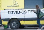 For mange danskere vælger at blive coronatestet for en sikkerheds skyld. Det går ud over dem, der rent faktisk er syge, siger formand i Danske Regioner Stephanie Lose. Foto: Claus Fisker/Ritzau Scanpix