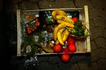 Maden i supermarkedernes affaldscontainere er ofte hverken muggen, fordærvet eller har overskredet sidste salgsdato. Nu skal mængden af madspild halveres. (Arkivfoto) Foto: Martin Lehmann/POLFOTO