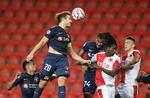 Som anfører og forsvarsdirigent er Erik Sviatchenko nok den vigtigste figur, når FC Midtjyllands stærke defensiv atter skal imponere mod Slavia Prag, der er eneste forhindring tilbage på vejen mod Champions League. Foto: David W Cerny/Ritzau Scanpix