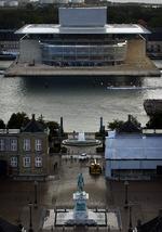 12. december - så altså med bryllupsdatoen 12.12 - kan I blive viet ved vandet foran Operaen. Foto: Finn Frandsen/POLFOTO