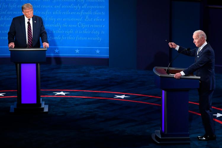 TV-duel. Allerede i nat trak Donald Trump sin udfordrers familie ind i en serie perfide og udspekulerede angreb. Det kommer der mere af. Foto: Saul Loeb/Ritzau Scanpix