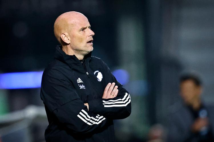 Ståle Solbakken står med et point efter tre Superliga-runder. Torsdag vil alt andet en plads i Europa League-gruppespillet være en katastrofe. Foto: Jens Dresling/POLFOTO