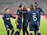 Alexander Scholz kunne dårligt være i sin egen krop, efter at han havde bragt FC Midtjylland foran med 2-1 mod Slavia Prag og blev tiljublet på vejen mod Champions League.  Foto: Henning Bagger/Ritzau Scanpix