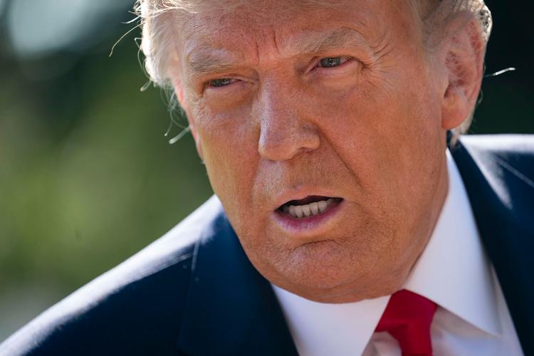 WASHINGTON, DC - SEPTEMBER 30: U.S. President Donald Trump speaks to reporters on his way to Marine One on the South Lawn of the White House on September 30, 2020 in Washington, DC. President Trump is traveling to Minnesota for a fundraising event and a campaign rally. Drew Angerer/Getty Images/AFP == FOR NEWSPAPERS, INTERNET, TELCOS &amp; TELEVISION USE ONLY == Foto: Drew Angerer/Ritzau Scanpix
