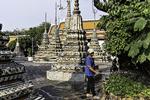 De seneste måneder har Thailands kendte turistseværdigheder stort set været øde som her templet Wat Pho i Bangkok. Foto: Claus Blok Thomsen
