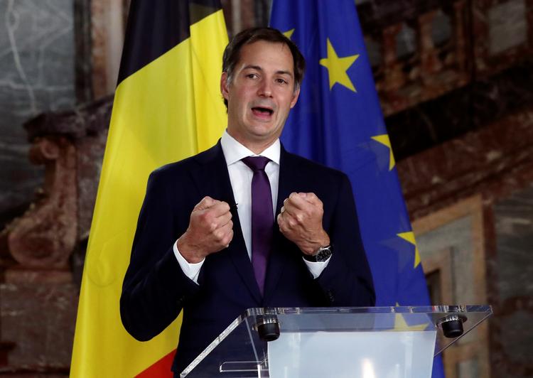 44-årige Alexander De Croo er Belgiens nye premierminister. Han overtager efter den hidtidige fungerende premierminister Sophie Wilmes, der bliver ny udenrigsminister. Foto: Yves Herman/Ritzau Scanpix