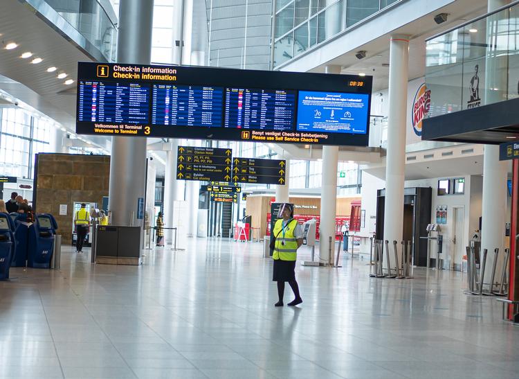 Tomme lufthavne og aflyste fly har skabt kaos og kæmpe sagsbunker hos flyselskaberne.  Foto: Jonas Olufson