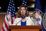 Lederen af Repræsentanternes Hus, Nancy Pelosi, fortsætter forhandlingerne med finansminister Steven Mnuchin om en hjælpepakke til amerikanerne. Foto: Erin Scott/Ritzau Scanpix
