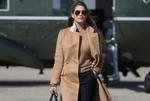 Hope Hicks, der her ses på Joint Base Andrews, hvorfra hun sammen med præsident Donald Trump fløj med Air Force One til Minnesota onsdag, er tidligere kommunikationsdirektør i Det Hvide Hus, hvortil hun vendte tilbage i en rolle som rådgiver tidligere på året efter at have arbejdet for Fox Corporation. Foto: Leah Millis/Ritzau Scanpix