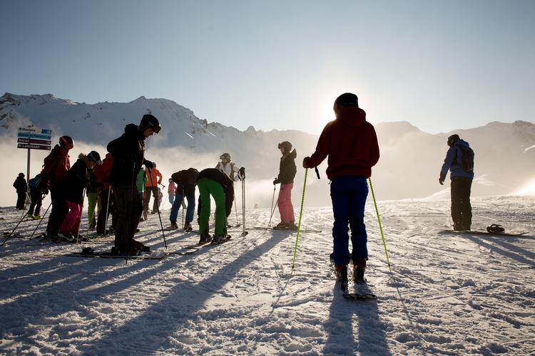 I Frankrig, hvortil Udenrigsministeriet herhjemme p.t. fraråder alle ikkenødvendige rejser, skal du forberede dig på en skiferie med mundbind på stort set over alt.   Foto: Thomas Borberg/POLFOTO
