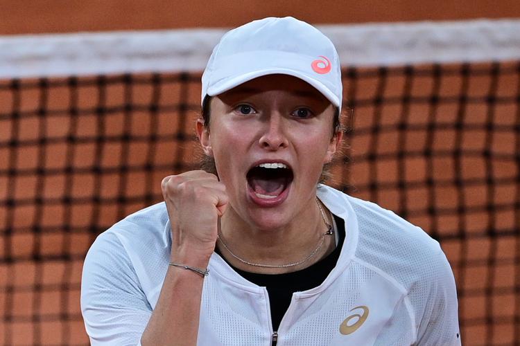 19-årige Iga Swiatek fra Polen stod søndag for en stor overraskelse ved French Open, da hun sendte topseedede Simano Halep ud af turneringen i 4. runde. Foto: Martin Bureau/Ritzau Scanpix