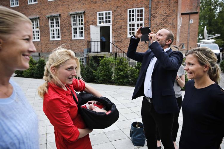  Lotte Rod ses her yderst til højre på et sommergruppemøde i partiet. Foto: Jens Dresling/POLFOTO