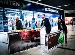 Shopping i Fields i København. 16 procent siger i ny undersøgelse, at de vil bruge feriepenge på elektronik. I den anden ende siger 48 procent, at de vil bruge feriepenge på forbedringer i boligen. Foto: Jonas Olufson