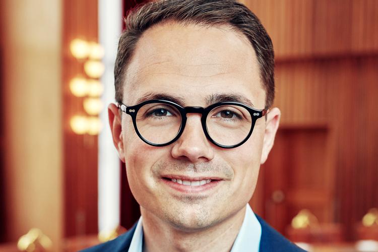 Simon Aggesen, borgmester i Frederiksberg Kommune, er havnet i et stormvejr, efter at Ekstra-Bladet har beskrevet, hvordan han har scoret 11 millioner kroner ved at købe og sælge en kæmpelejlighed.  Foto: Pr-foto