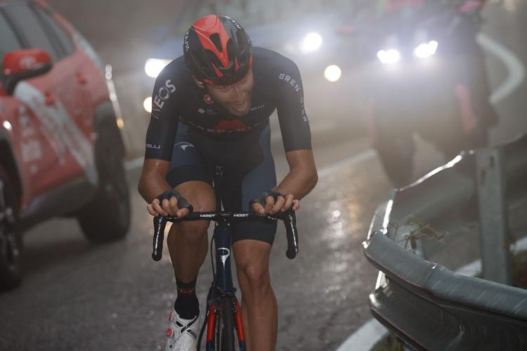 Filippo Ganna kæmper sig til vejs ende som vinder af 5. etape efter langt udbrud. Foto: Luca Bettini/Ritzau Scanpix