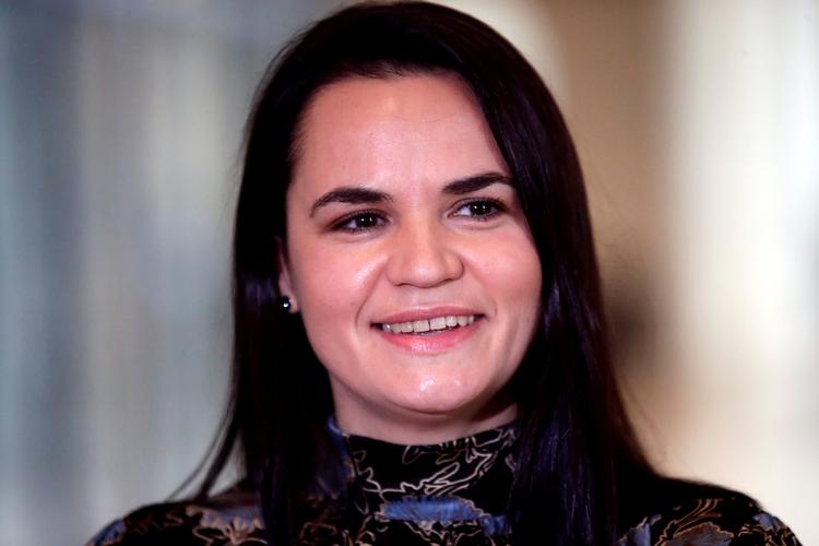 En person, som udgav sig for at være den hviderussiske oppositionsleder, Svetlana Tikhanovskaja (billedet), deltog på et dybt fortroligt virtuelt møde i Folketingets Udenrigspolitiske Nævn. Foto: Hannibal Hanschke/Ritzau Scanpix