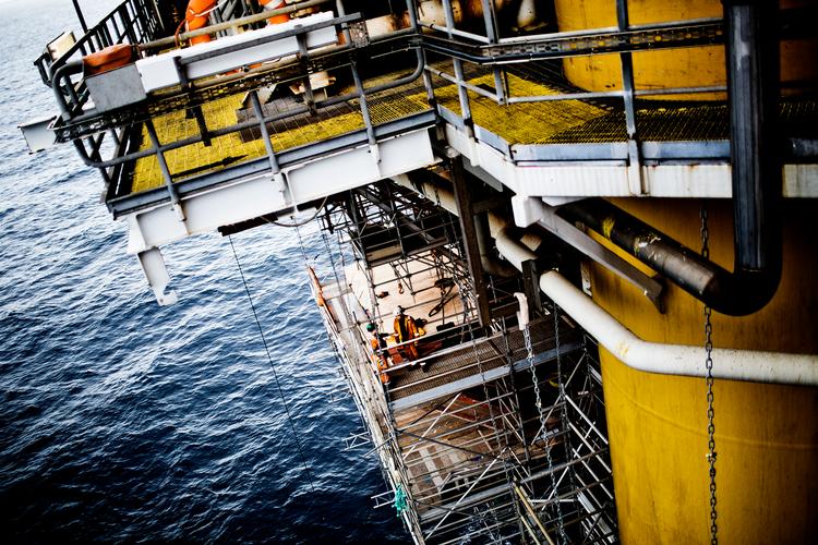 De danske platforme pumper stadig mindre olie op fra undergrunden. Foto: Magnus Holm/POLFOTO