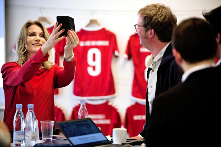 Tidligere statsminister Helle Thorning-Schmidt er formand for DBU’s Governance og Udviklingskomité, der sammen med dets Etiske Udvalg nu kommer med konkrete opfordringer til at beskytte fodbolddommere i Danmark Foto: Martin Lehmann/POLFOTO