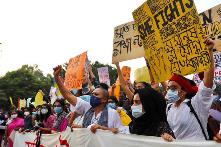 De seneste dage har der været omfattende demonstrationer i Bangladesh mod regeringens manglende evne til at gøre noget ved de mange voldtægter i landet. Foto: Mohammad Ponir Hossain/Ritzau Scanpix