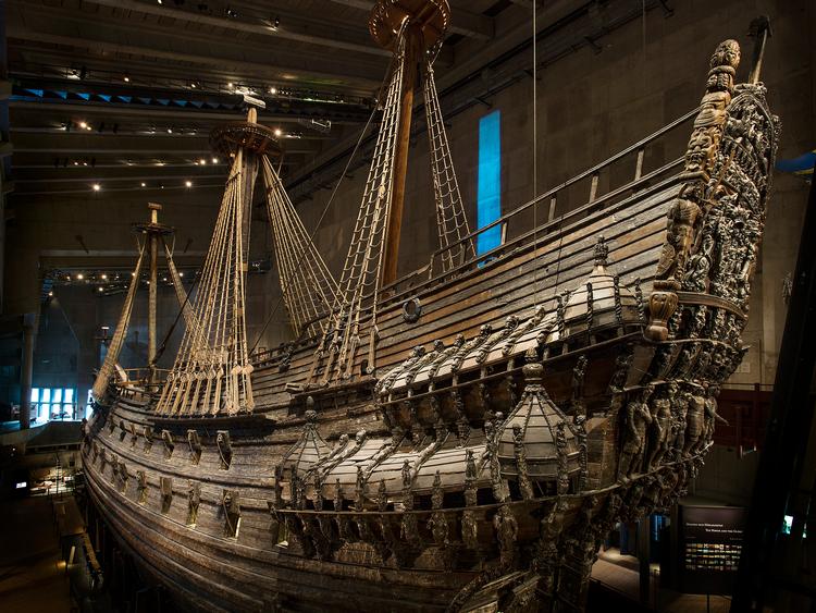 'Vasa' lå 333 år på havets bund, inden det blev hævet i 1961.  Det blev fundet af amatør marinearkæologen Anders Franzén i 1956. Foto: Vasamuseet