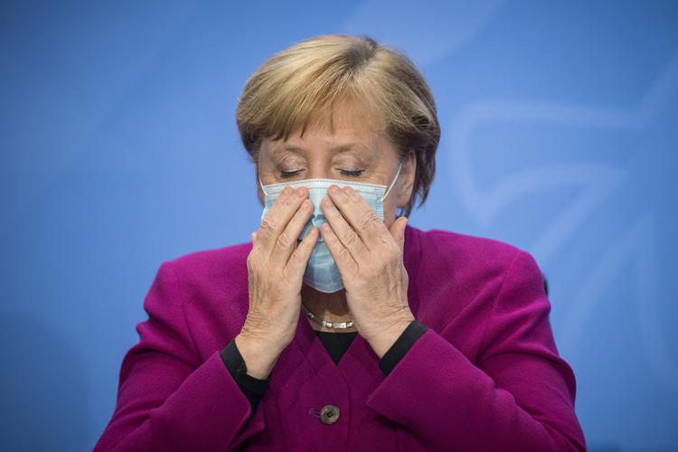 Situationen i Tyskland må bekymre Angela Merkel i denne tid. Landet oplever det højeste antal smittede af corona nogensinde. Foto: Pool/Ritzau Scanpix