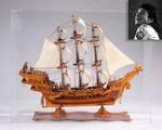 Et model piratskib som Michael Jackson modtog i gave fra Elizabeth Taylor, som er vurderet til 190.000-245.000 kroner.  Foto: Guernsey S auktionshus