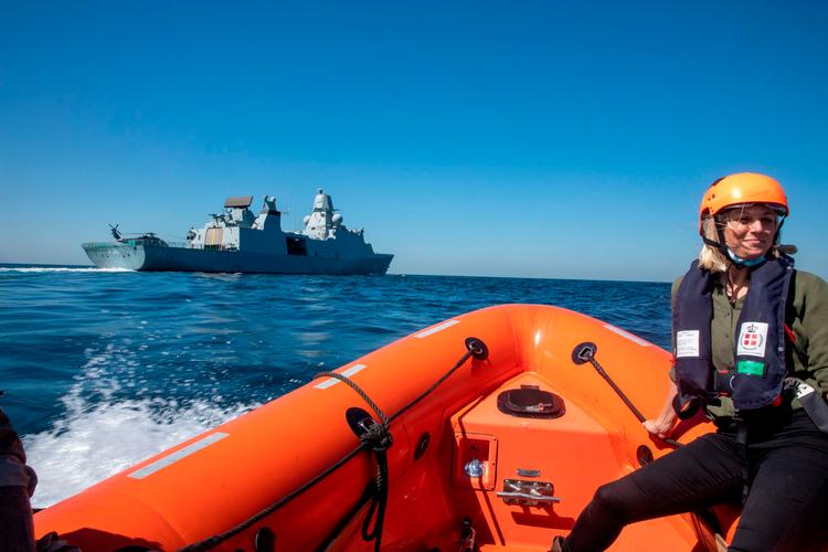 Forsvarsminister Trine Bramsen (S) har netop besøgt det danske bidrag i Hormuz-strædet. Foto: Forsvarsministeriet/Ritzau Scanpix