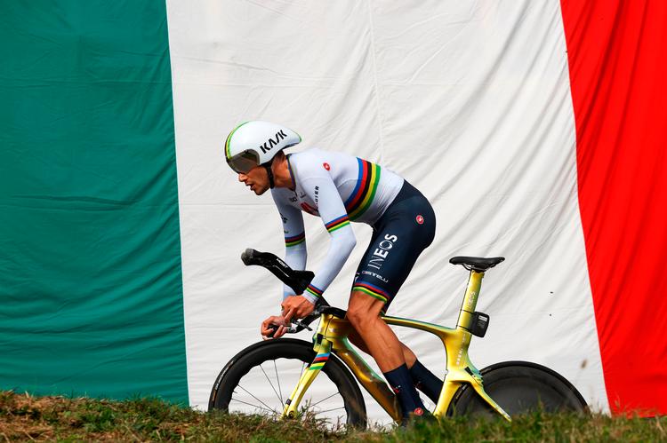 Italieneren Filippo Ganna på vej mod sin imponerende triumf på enkeltstarten.
 Foto: Luca Bettini/Ritzau Scanpix