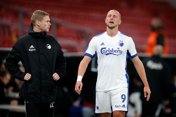 Udover nederlaget måtte FCK se Kamil Wilczek udgå med en skade.   Foto: Jens Dresling/POLFOTO