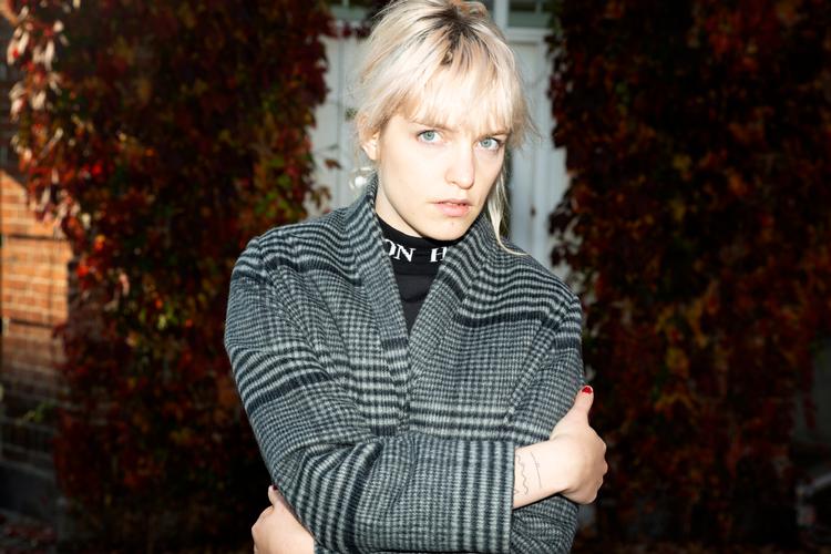 Den danske musiker og komponist Lydmor alias Jenny Rossander spiller til magtfestival i Amager Bio lørdag. Foto: Therese Jægtvik/POLFOTO