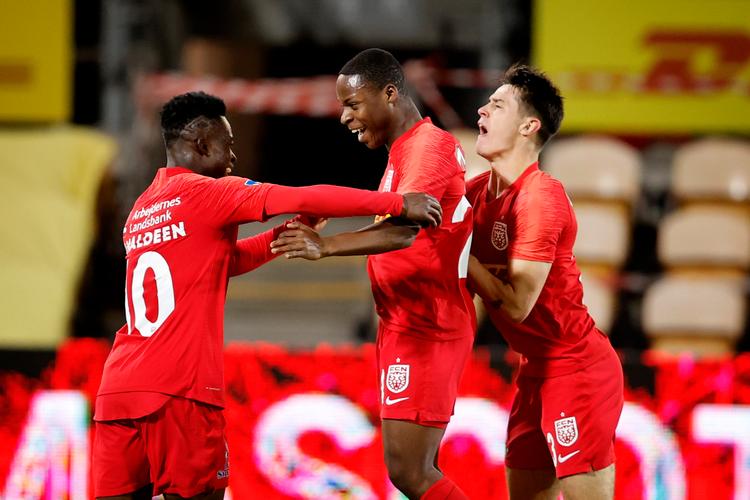 I en pokalkamp for nylig fik Jonathan Amon 25 minutters spilletid for FC Nordsjælland, men i sit Superligacomeback blev amerikaneren (i midten mellem Kamaldeen Sulemana og Oliver Villadsen) matchvinder mod Randers FC. Foto: Jens Dresling/POLFOTO