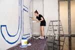 Kunstneren Gudrun Hasle, der her opsætter en tidligere udstilling i Forhallen, Politikens Hus, er aktuel med 'Im Hideng Indart The Ligt' på Copenhagen Contempory. Foto: Peter Hove Olesen/POLFOTO