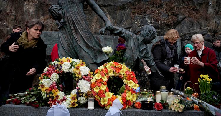 I Oslo er der et mindesmærke med navnene på alle de 159 mennesker, der omkom, da skibet Scandinavian Star brændte.  Foto: Martin Lehmann/POLFOTO