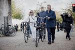 Frank Jensen tog en kvik beslutning og sagde farvel. Og ifølge Bettina Heltberg så han ganske fornøjet ud på sin cykel. Foto: Marius Renner/POLFOTO
