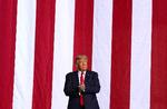 Præsident Trump til et vælgermøde i North Carolina samme aften som oplysningerne om valindblanding kom frem. Foto: Tom Brenner/Ritzau Scanpix