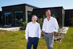 HusCompagniet, her med adm. direktør Martin Ravn-Nielsen (th.) og finansdirektør Mads Dehlsen Winther, er på vej mod en børsnotering. Foto: Gregers Tycho