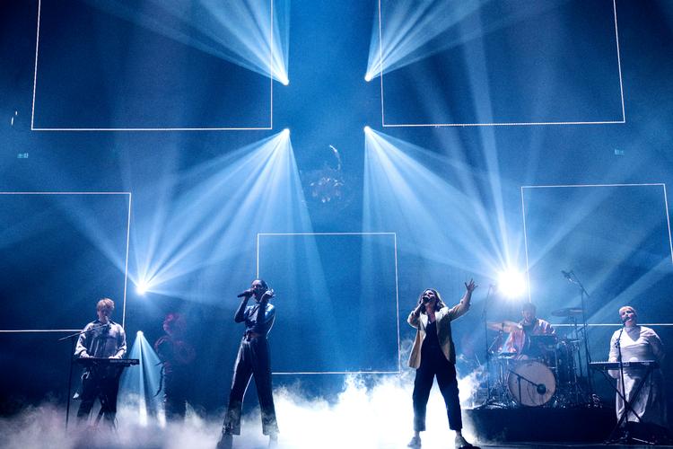 DR kalder P3 Guld 'Danmarks vigtigste prisuddeling' og en hyldest til dansk musik. Det kunne de medvirkende ikke mærke på den betaling, de fik for at være med. Her er det bandet Ganger, der optræder ved P3 Guld 2020. 