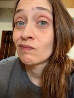 Fiona Apple er en af de kvinder, der skriver en blodrød modstand mod Donald Trump ind i sine rodede og inspirerende sange. Foto: Fiona Apples egen selfie