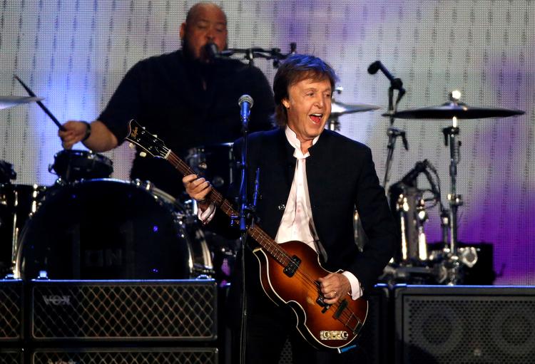 Her ses Paul McCartney under en koncert i Californien, USA, i 2016. Foto: Mario Anzuoni/Ritzau Scanpix