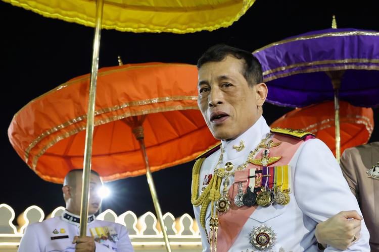 Flere kritikere af den thailandske konge er skyllet op på bredden af Mekong-floden med cement i maven. Nu vil demonstranter have den tyske regering til at undersøge, om kongen har gjort sig skyldig i krænkelser af menneskerettighederne. Foto: Athit Perawongmetha/Ritzau Scanpix