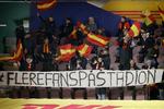 Fodboldfans og -klubber har gang på gang forsøgt at presse regeringen til at tillade flere fans på lægterne. Divionsforeningen advarer om, at det kan koste klubberne samlet 850 millioner kroner. Foto: Jens Dresling/POLFOTO