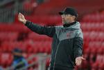 Liverpool-manager Jürgen Klopp er en mand, der brokker sig over det meste, og han var også efter FCM-træner Brian Priske på Anfield tirsdag aften. Foto: Peter Byrne/Ritzau Scanpix