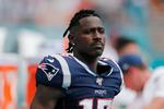 Skandalerne klæber til NFL-spilleren Antonio Brown, som alligevel kan se frem til snart at optræde på højeste niveau. Foto: Michael Reaves/Ritzau Scanpix