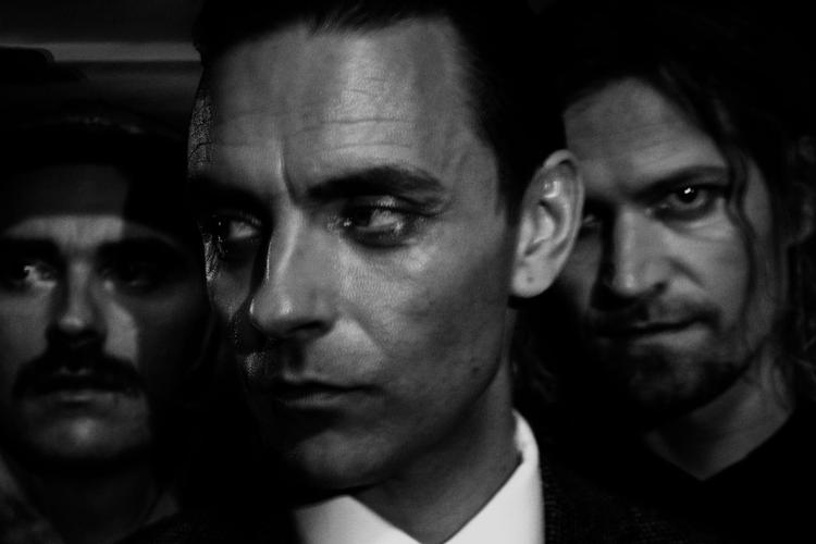 HUGORM_PRESS_04_0435_R4_SH_HIGH_preview