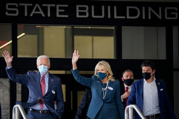 Biden afgav onsdag sin stemme ved det amerikanske præsidentvalg i sin hjemby Wilmington i delstaten Delaware. Foto: Drew Angerer/Ritzau Scanpix