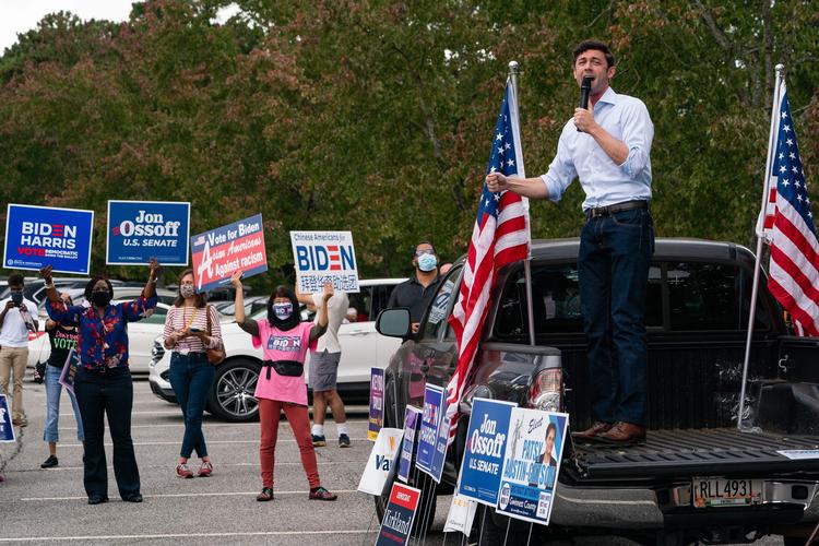 Her ses demokraten Jon Ossoff tale til en række tilhængere i Duluth, Georgia 24. oktober.  Foto: Elijah Nouvelage/Ritzau Scanpix